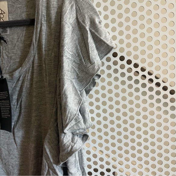 Chaser Flutter Sleeve Soft Peplum Style Top Size Medium in Grey NWT - Picture 5 of 8